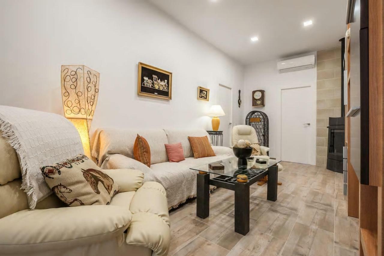 Villa Del Manzano Villanueva del Ariscal Ngoại thất bức ảnh